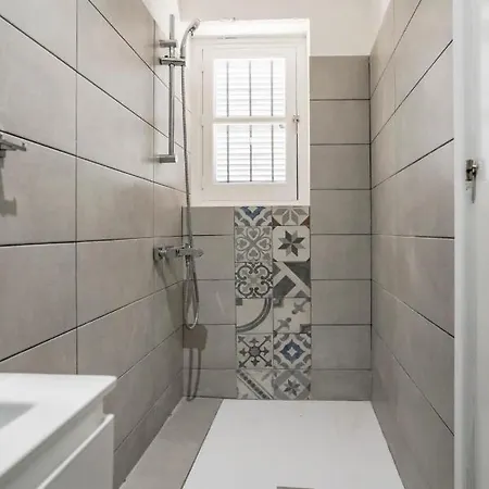 To Hani - Small * نيقوسيا