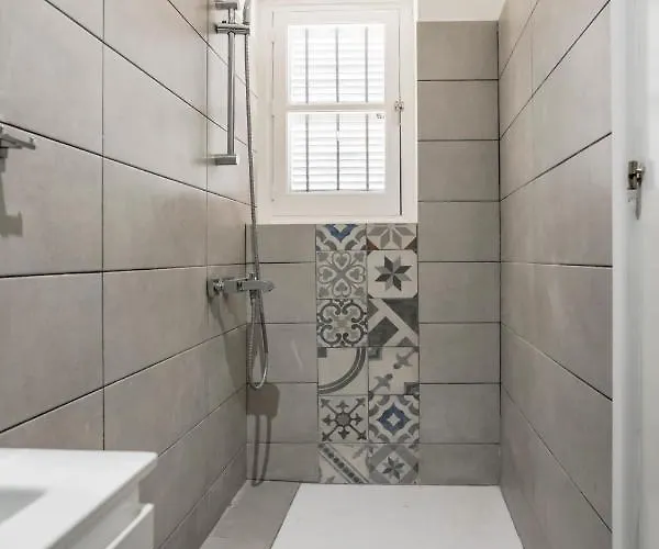 To Hani - Small * 尼科西亚